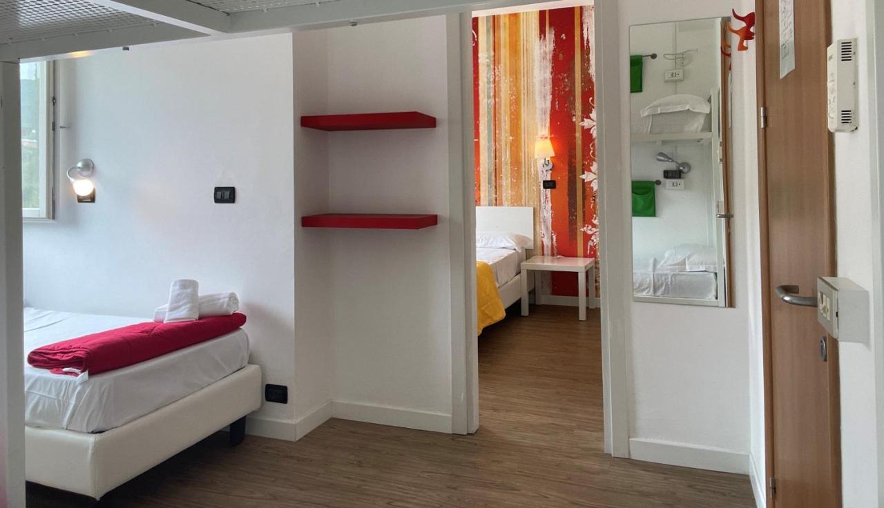 Lake Garda Hostel Salò Kültér fotó
