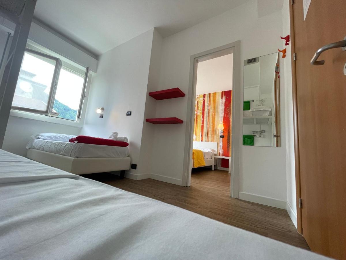 Lake Garda Hostel Salò Kültér fotó