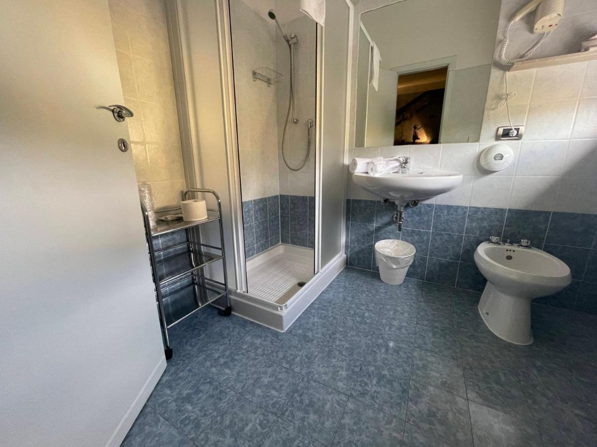Lake Garda Hostel Salò Kültér fotó