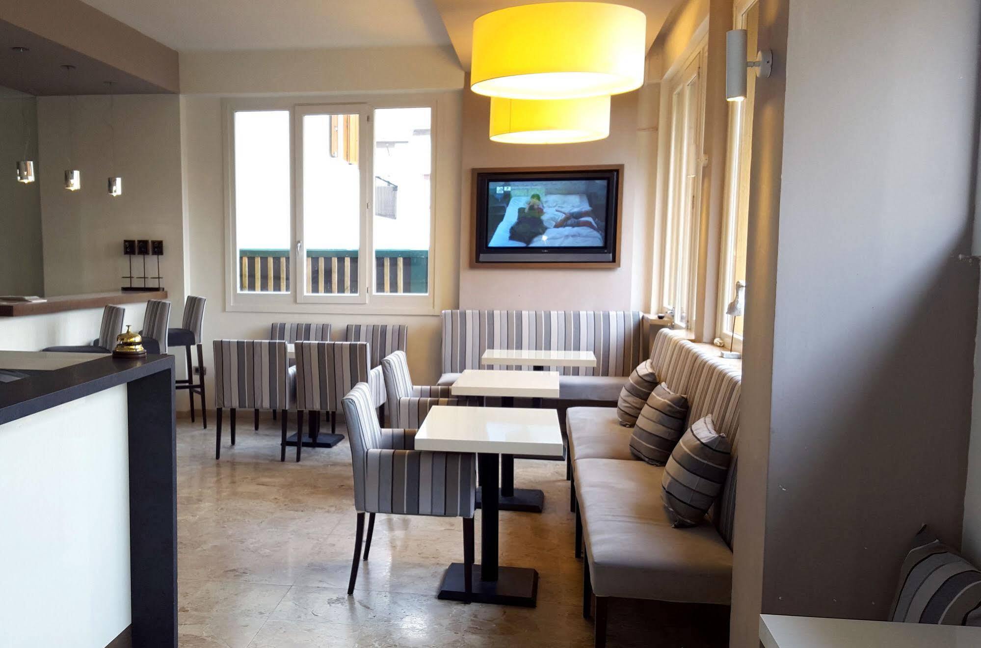 Lake Garda Hostel Salò Kültér fotó